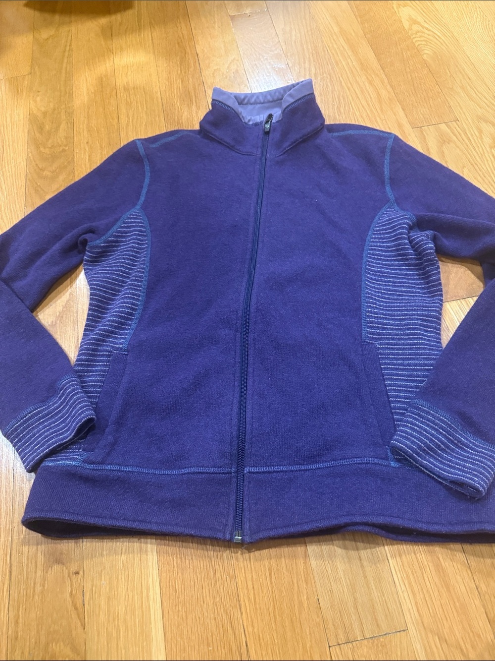 Kuhl women’s Chianti fleece full zip jacket  medium.